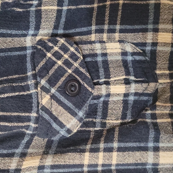 Plaid button up shirt - Picture 4 of 7